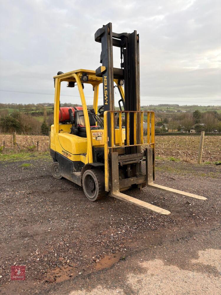 HYSTER 3T GAS FORKLIFT