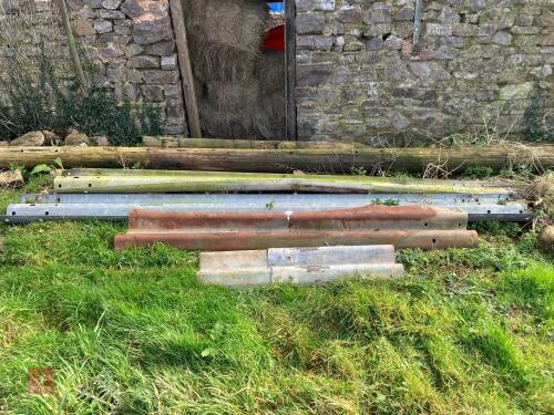 4 LENGTHS OF CRASH BARRIER (107)
