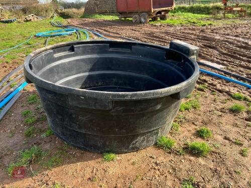 LARGE PLASTIC CATTLE WATER TROUGH (99)