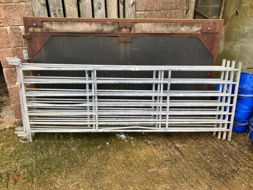 4 GALV 8' IAE SHEEP HURDLES (8)