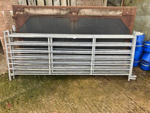 4 GALV 8' IAE SHEEP HURDLES (2)