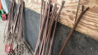 14 METAL 'H' STAKES - 11