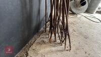 14 METAL 'H' STAKES - 17