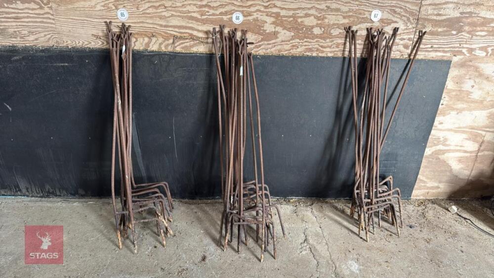 14 METAL 'H' STAKES