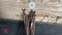 13 METAL 'H' STAKES - 9