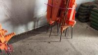 12 PLASTIC ELECTRIC FENCE STAKES - 6