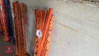 12 PLASTIC ELECTRIC FENCE STAKES - 12