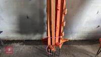 12 PLASTIC ELECTRIC FENCE STAKES - 5