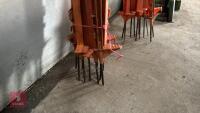 12 PLASTIC ELECTRIC FENCE STAKES - 7
