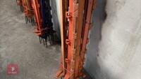 12 PLASTIC ELECTRIC FENCE STAKES - 15
