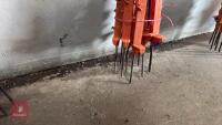 12 PLASTIC ELECTRIC FENCE STAKES - 7