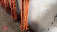 12 PLASTIC ELECTRIC FENCE STAKES - 16