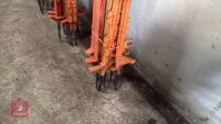 12 PLASTIC ELECTRIC FENCE STAKES - 17