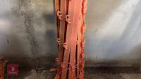 12 PLASTIC ELECTRIC FENCE STAKES - 4