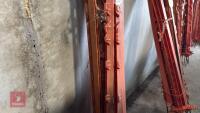 12 PLASTIC ELECTRIC FENCE STAKES - 9