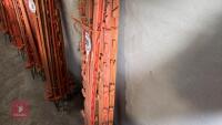 12 PLASTIC ELECTRIC FENCE STAKES - 14
