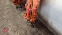 12 PLASTIC ELECTRIC FENCE STAKES - 17