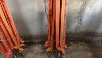 12 PLASTIC ELECTRIC FENCE STAKES - 4