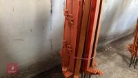 12 PLASTIC ELECTRIC FENCE STAKES - 7