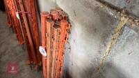 12 PLASTIC ELECTRIC FENCE STAKES - 12