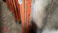 12 PLASTIC ELECTRIC FENCE STAKES - 14