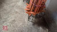 12 PLASTIC ELECTRIC FENCE STAKES - 16