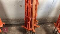 12 PLASTIC ELECTRIC FENCE STAKES - 4