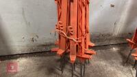 12 PLASTIC ELECTRIC FENCE STAKES - 4