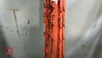 12 PLASTIC ELECTRIC FENCE STAKES - 6