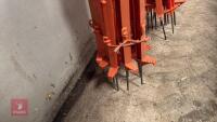12 PLASTIC ELECTRIC FENCE STAKES - 12