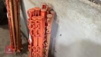 12 PLASTIC ELECTRIC FENCE STAKES - 14