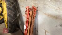 12 PLASTIC ELECTRIC FENCE STAKES - 10
