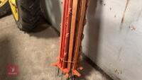 12 PLASTIC ELECTRIC FENCE STAKES - 12