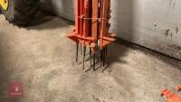 12 PLASTIC ELECTRIC FENCE STAKES - 13