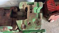 10 JOHN DEERE FRONT TRACTOR WEIGHTS - 5