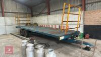 1999 WARWICK 25' BALE TRAILER