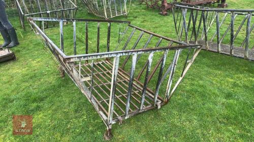 CRADLE BALE FEEDER