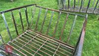 CRADLE BALE FEEDER - 4
