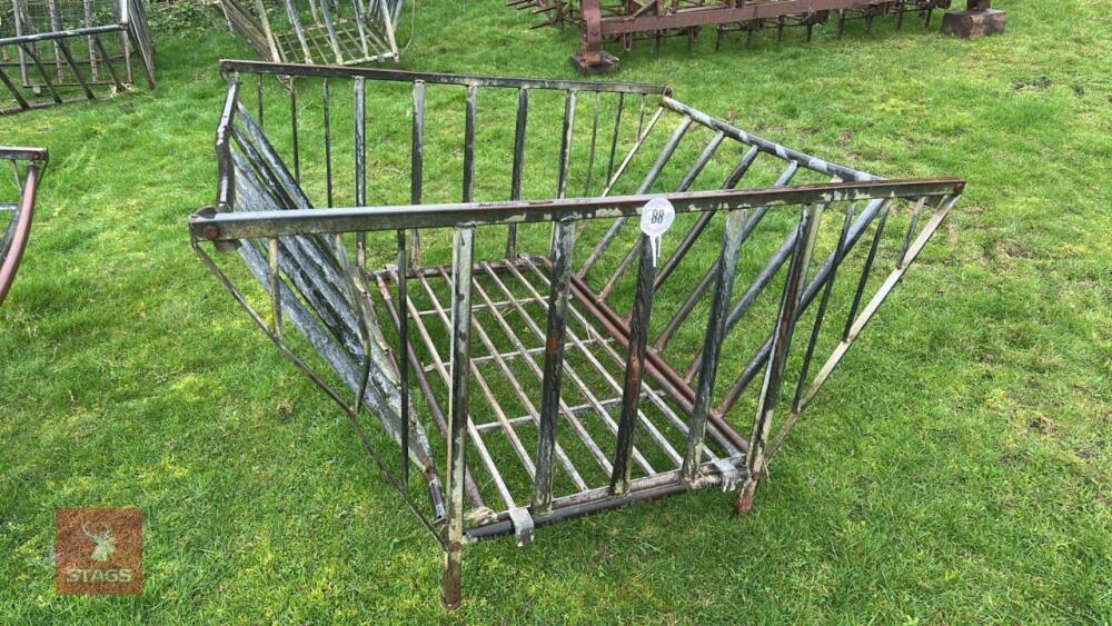 CRADLE BALE FEEDER