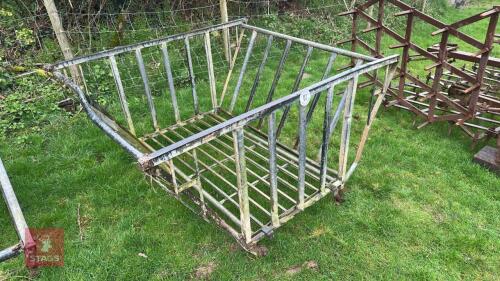 CRADLE BALE FEEDER