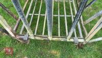 CRADLE BALE FEEDER - 6