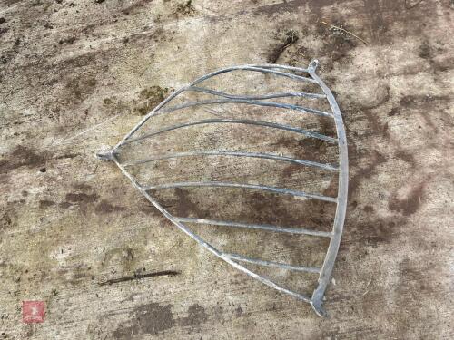 CORNER HAY RACK