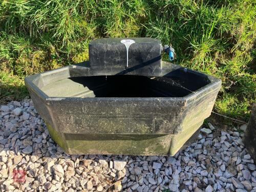 CORNER PLASTIC WATER TROUGH (99)