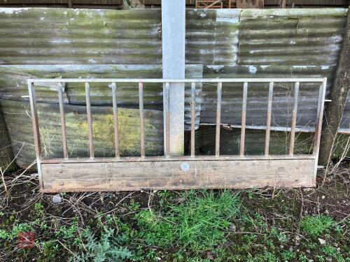 8' SHEEP FEED BARRIER (58)