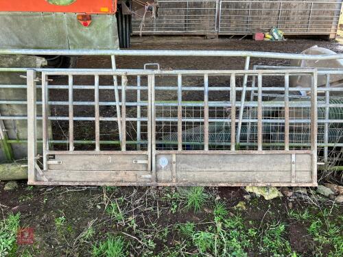 8' GATED HURDLE/FEED BARRIER (54)