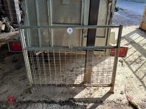 2 X 4' GALV MESH HURDLES (39)