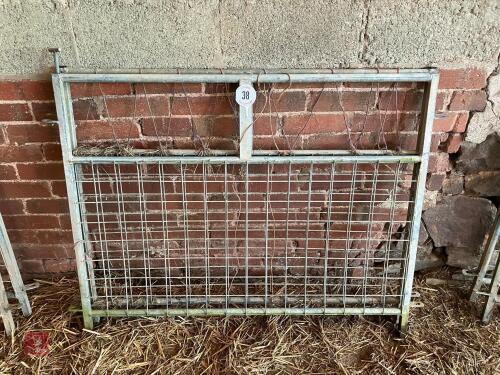 2 X 4' GALV MESH HURDLES (38)