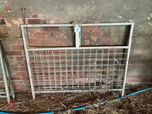 2 X 4' GALV MESH HURDLES (33)