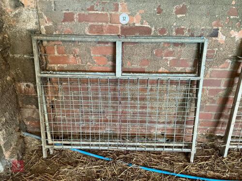2 X 4' GALV MESH HURDLES (32)