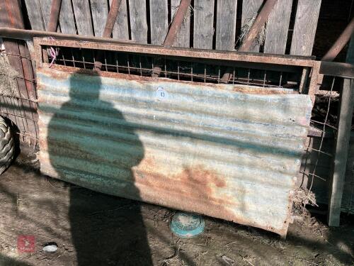3 X 5' SHEETED HURDLES (43)